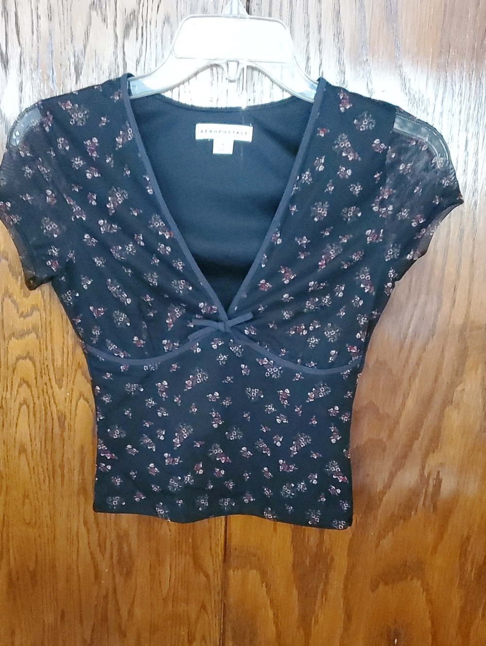 Aeropostale Black Short-Sleeve Floral V-Neck Top